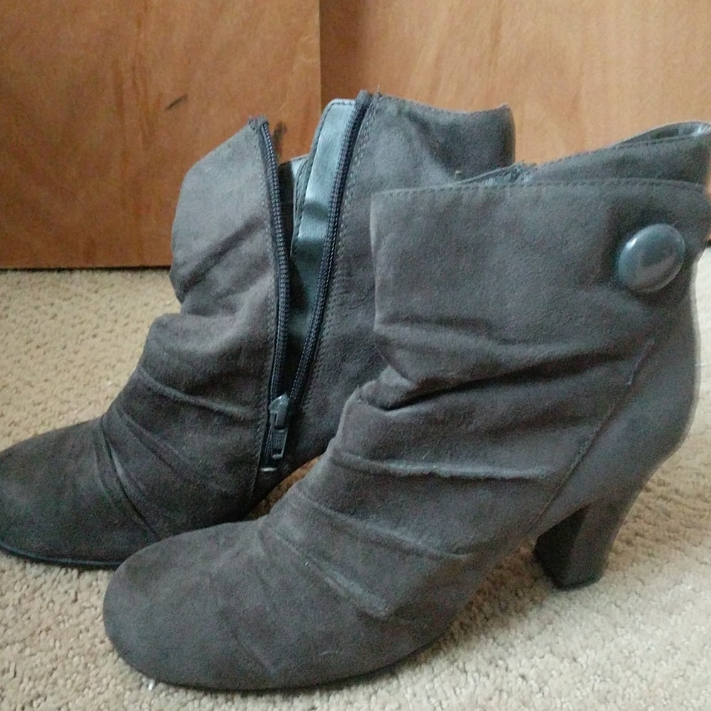 Aerosole booties